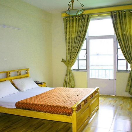 Pine Top Hotels Naran Eksteriør bilde