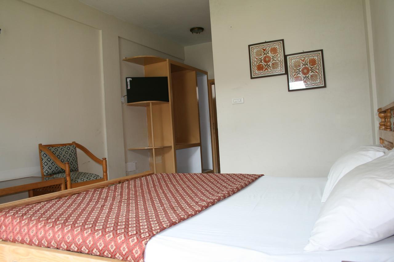 Pine Top Hotels Naran Eksteriør bilde