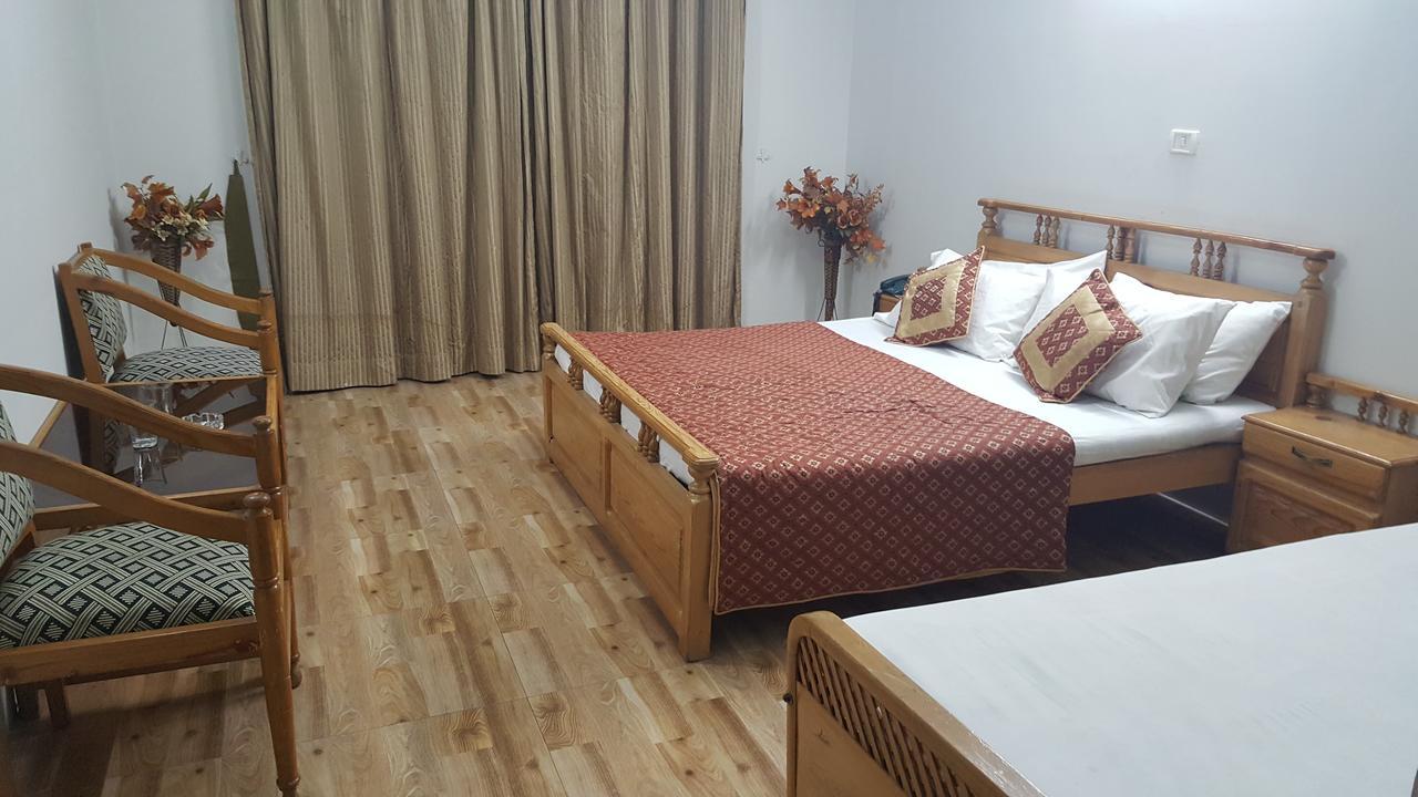 Pine Top Hotels Naran Eksteriør bilde