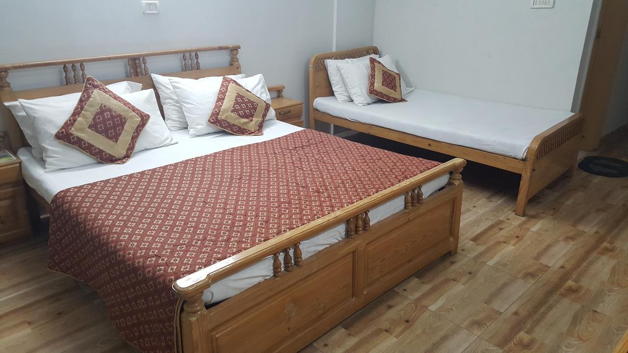 Pine Top Hotels Naran Eksteriør bilde
